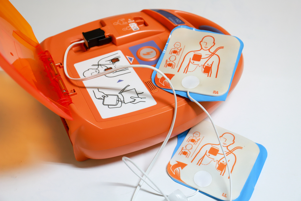Scopri di più sull'articolo Defibrillatore: scattato l’obbligo dal 1° luglio