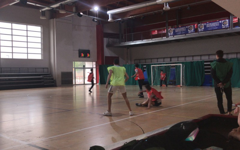 Scopri di più sull'articolo “Entra In Squadra!”: il Torneo di Calcio a 5 dell’Istituto San Benedetto di Pomezia raccontato dagli studenti