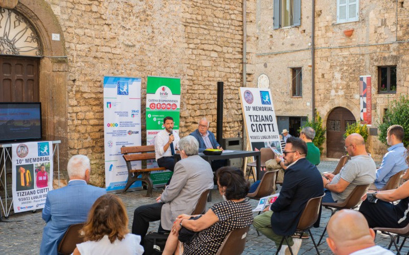 Scopri di più sull'articolo Anagni: successo per il convegno “Arresto cardiaco nello sport e primo soccorso” organizzato dalla ONLUS dedicata a “Tiziano Ciotti”