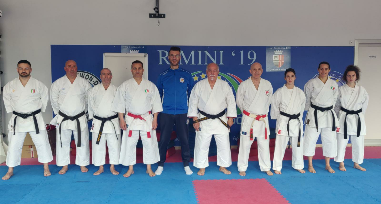 Scopri di più sull'articolo Non solo taekwondo, alla Federico II di Svevia di Barletta si è tenuto uno stage tecnico di karate