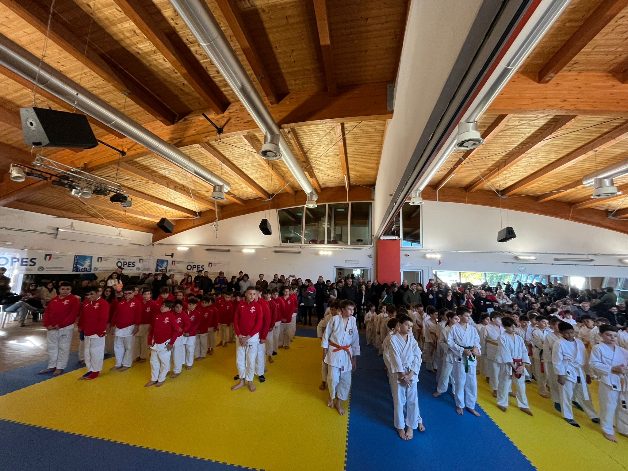 Scopri di più sull'articolo Trofeo Babbo Natale sul Tatami: ancora un successo per il Ju jitsu di OPES