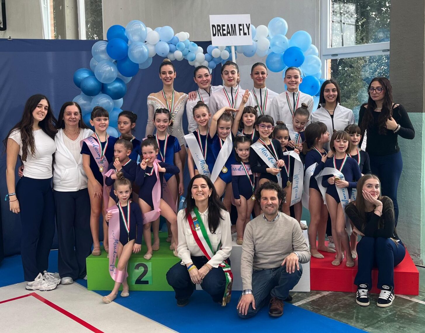 La premiazione delle giovani atlete di ginnastica ritmica